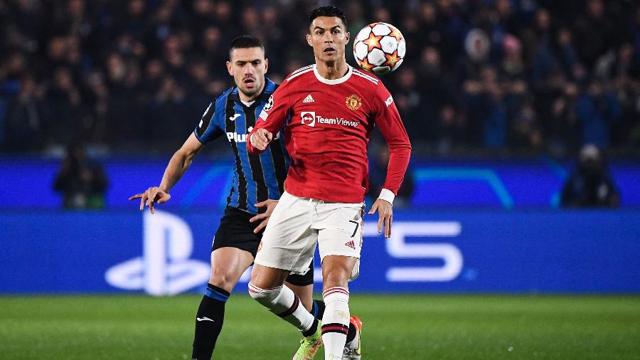 Cristiano Ronaldo em ação na partida entre Atalanta e Manchester United, pela Liga dos Campeões - AFP