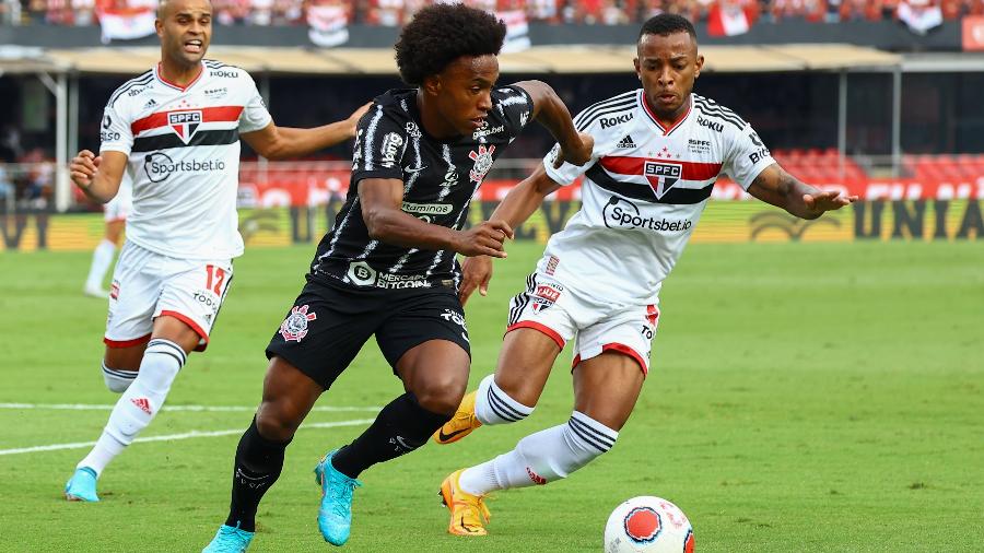 São Paulo de Welington venceu o Corinthians de Willian por 2 a 1 e garantiu lugar na final do Estadual - Marcello Zambrana/AGIF