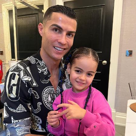 Cristiano Ronaldo e a filha Alana Martina - Reprodução/Instagram @cristiano