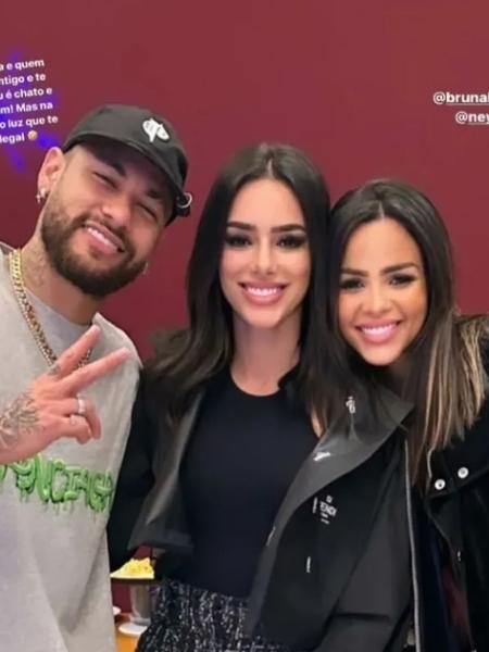 Neymar e Bruna Biancardi são amigos da canora Gabily - Reprodução