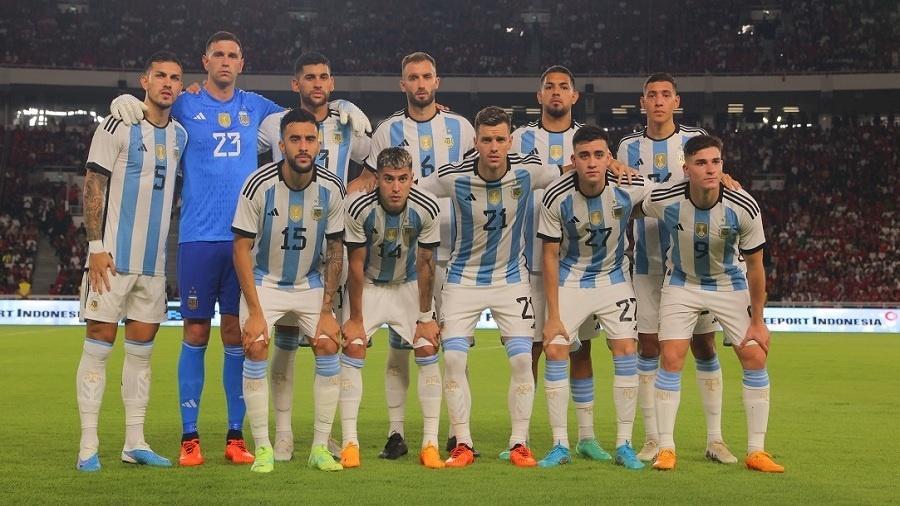 Seleção argentina posa antes de amistoso contra a Indonésia - AFA Twitter