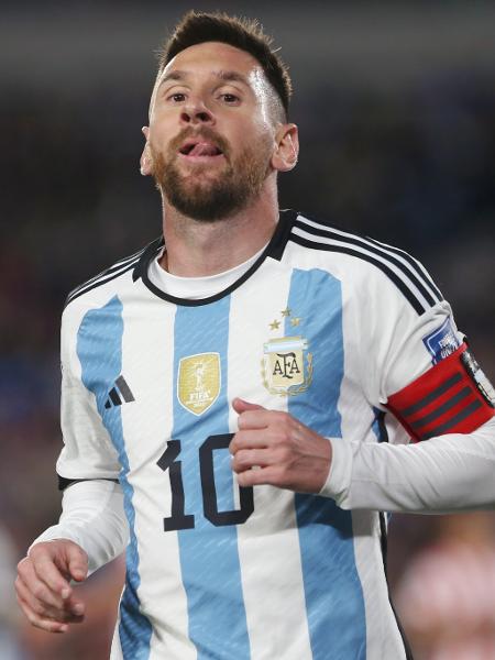 Messi em ação pela Argentina nas Eliminatórias