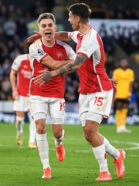Trossard, do Arsenal, comemora gol marcado sobre o Wolverhampton em duelo do Campeonato Inglês