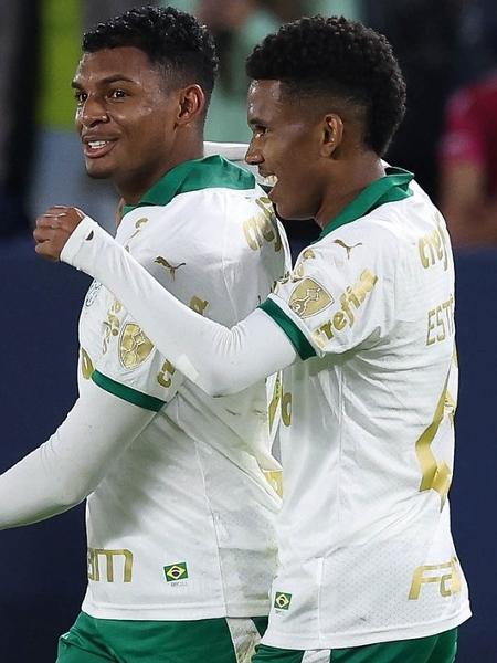 Luís Guilherme e Estevão comemoram virada do Palmeiras contra o Del Valle
