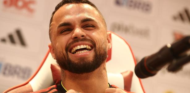 Flamengo terá Michael de volta em partida contra Bragantino; confira escalação.