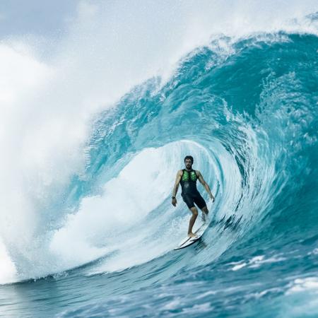 Lucas Chumbo concorre em premiação da revista Surfer