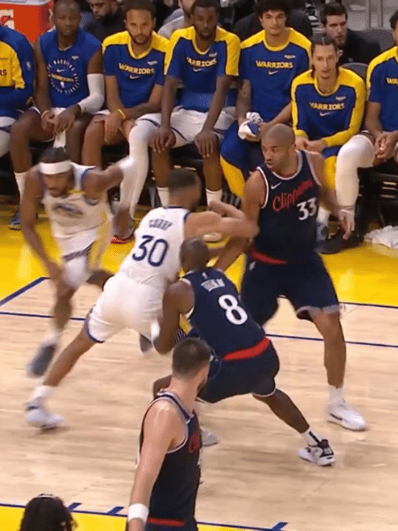 Momento da lesão de Stephen Curry na partida contra o Los Angeles Clippers