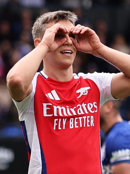 Trossard celebra gol marcado pelo Arsenal sobre o Ipswich em jogo do Campeonato Inglês Trossard celebra gol marcado pelo Arsenal sobre o Ipswich em jogo do Campeonato Inglês