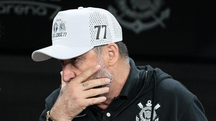 Augusto Melo, presidente do Corinthians, durante jogo contra o Inter Augusto Melo, presidente do Corinthians, durante jogo contra o Inter
