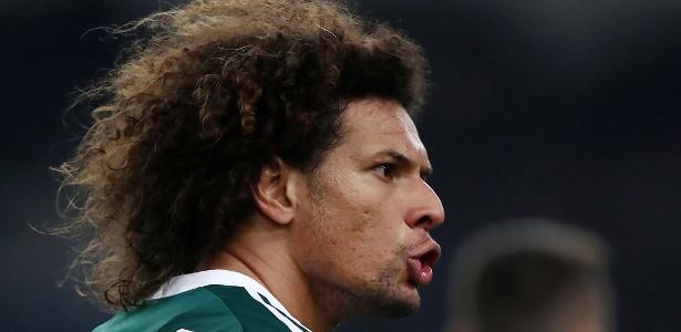 Santos vê pedida alta por Willian Arão e já busca alternativas no mercado