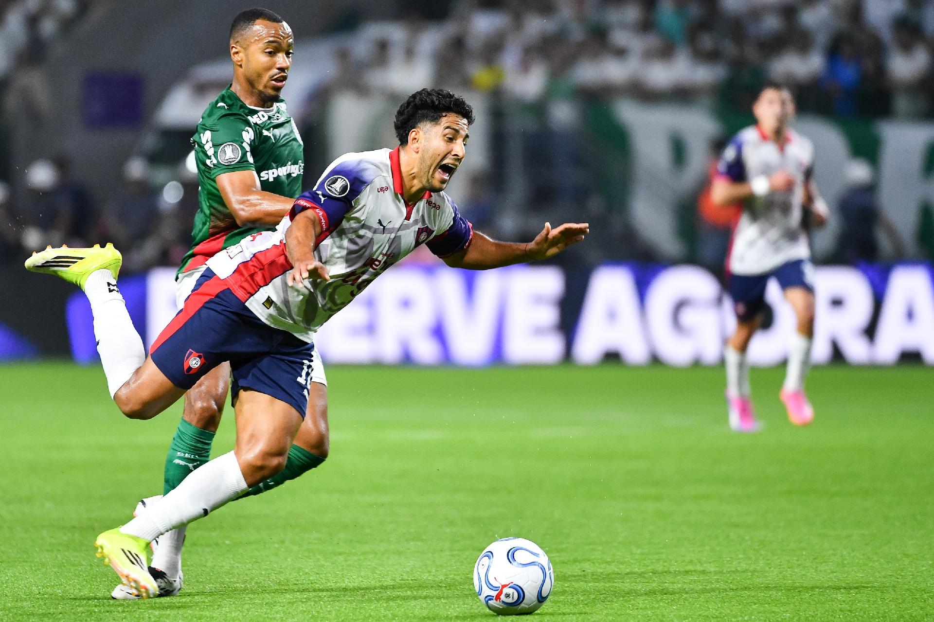 Marlon Freitas, do Palmeiras, durante partida contra o Cerro Porteño, pela Libertadores - undefined