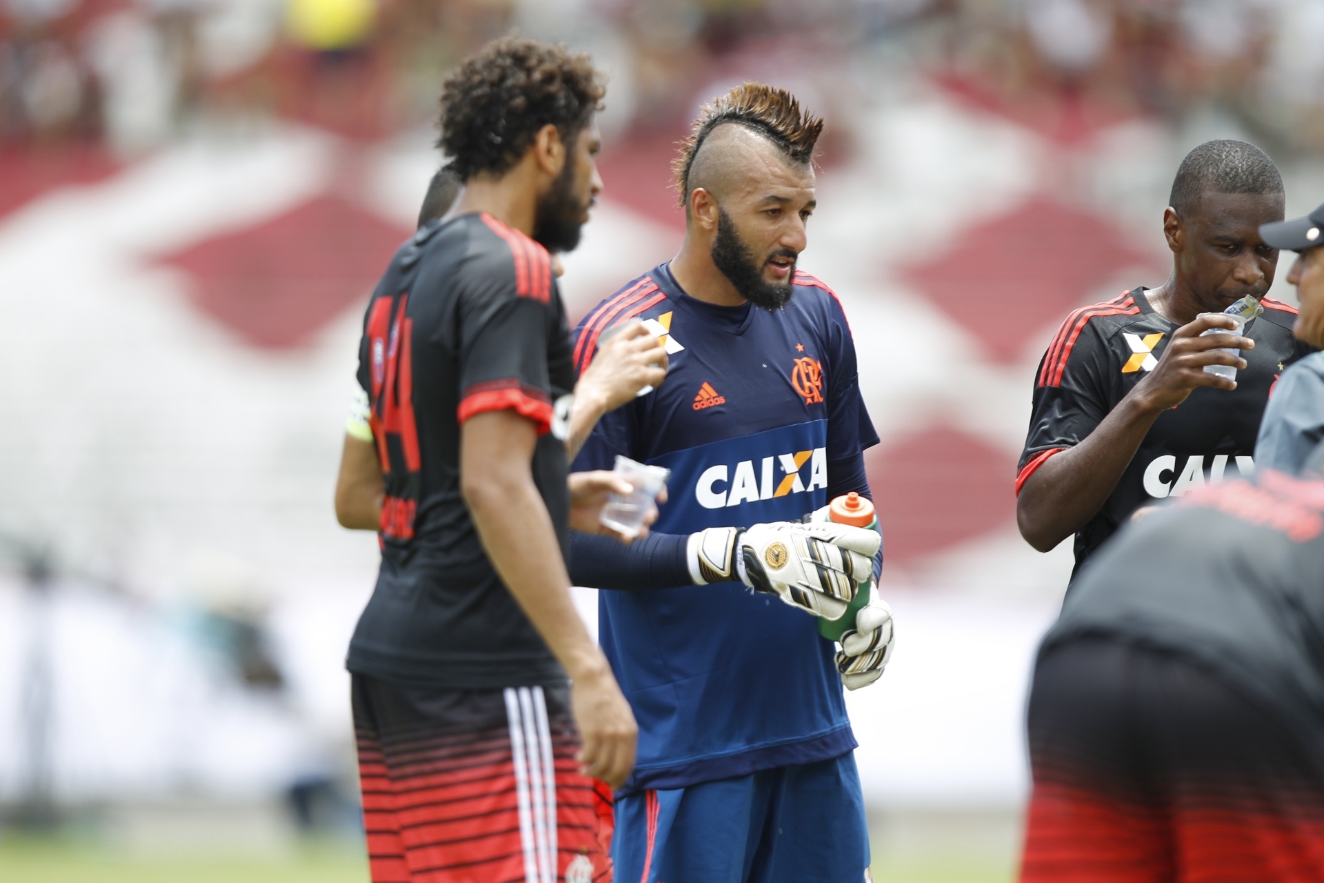 Goleiro Alex Muralha foi o único jogador a aturar durante os 90 minutos do amistoso entre Flamengo e Santa Cruz - Gilvan de Souza / Flamengo