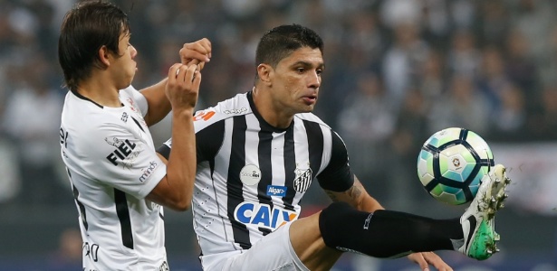 Sem Léo Cittadini, Renato (foto) tem nova chance como titular no Santos - Marcello Zambrana/AGIF