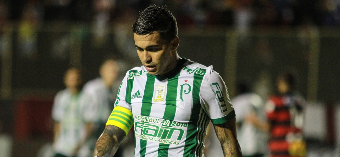 Dudu lamenta resultado contra o Vitória, que deixou Palmeiras a 11 pontos do líder e mais distante da gorda premiação - TIAGO CALDAS/FOTOARENA/FOTOARENA/ESTADÃO CONTEÚDO