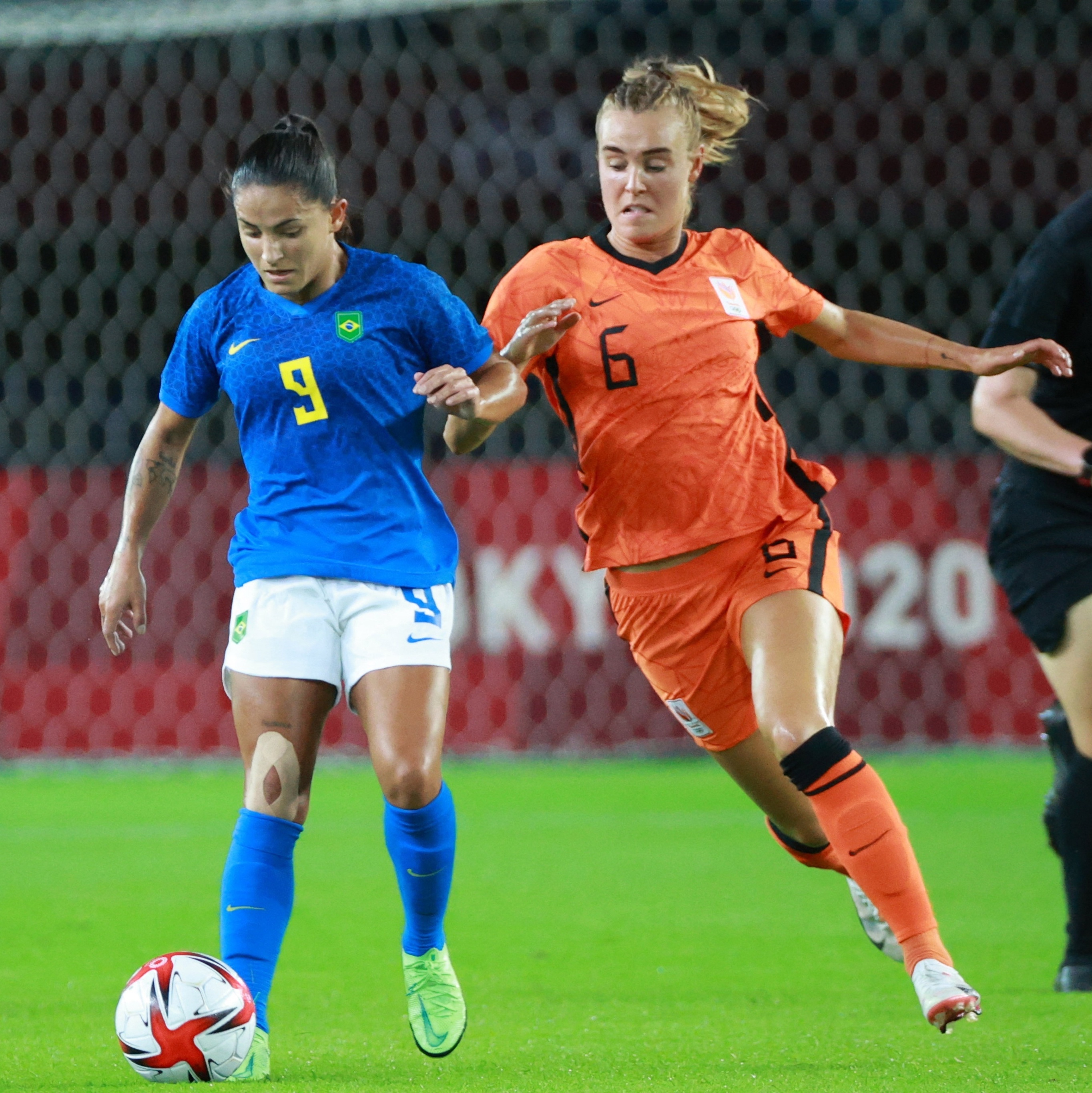 Quero Jogar Futebol Feminino  Futebol feminino, Futebol, Quero jogar