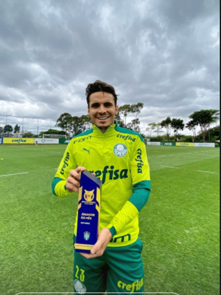 Ídolo do Palmeiras, Raphael Veiga é eleito o melhor jogador do Brasileirão  no mês de agosto