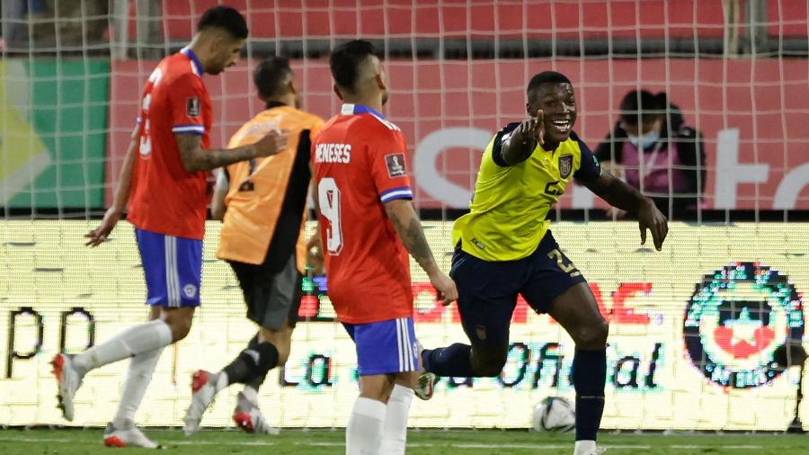 Caicedo comemora gol do Equador contra o Chile, pelas Eliminatórias da Copa do Mundo - AFP