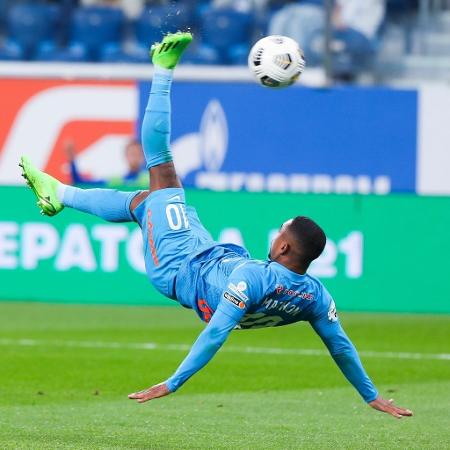 Malcom marca, Zenit faz 6 a 1 no Lokomotiv e é tricampeão russo