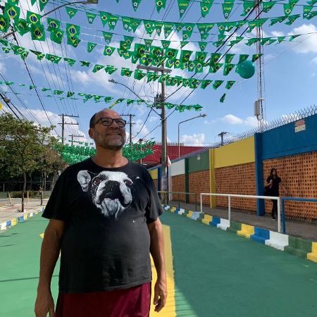 Zelino Freitas, idealizador do projeto de decoração da rua - Lohanna Lima/UOL Esporte