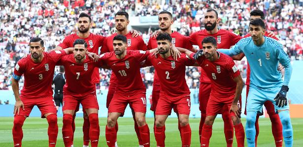 Ao contrário da estreia, jogadores do Irã cantam hino do país antes do jogo  com os EUA - Folha PE