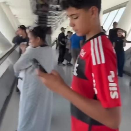 Cristiano Junior, filho de Cristiano Ronaldo, apareceu vestindo a camisa do Flamengo em um vídeo