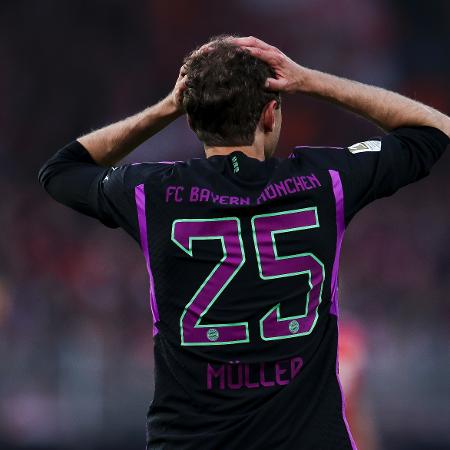 Thomas Müller lamenta durante partida do Bayern