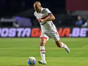 Lucas reprova atuação do São Paulo e convoca torcida para decisão na Libertadores