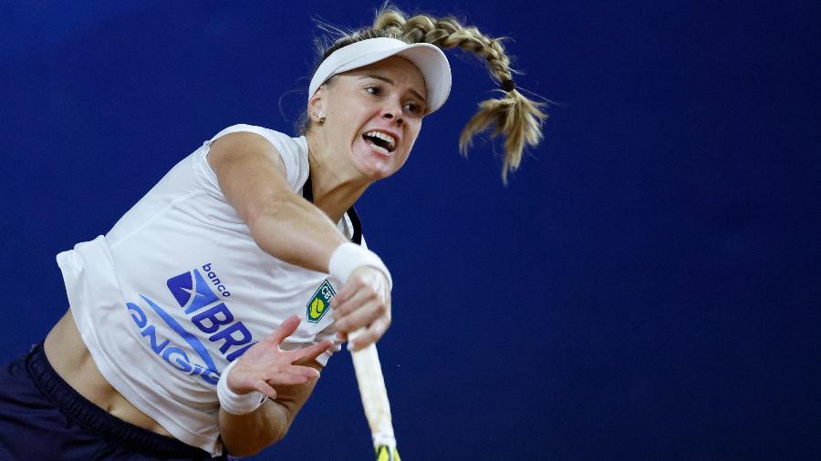 Laura Pigossi treina em São Paulo para enfrentar a Argentina pela Billie Jean King Cup