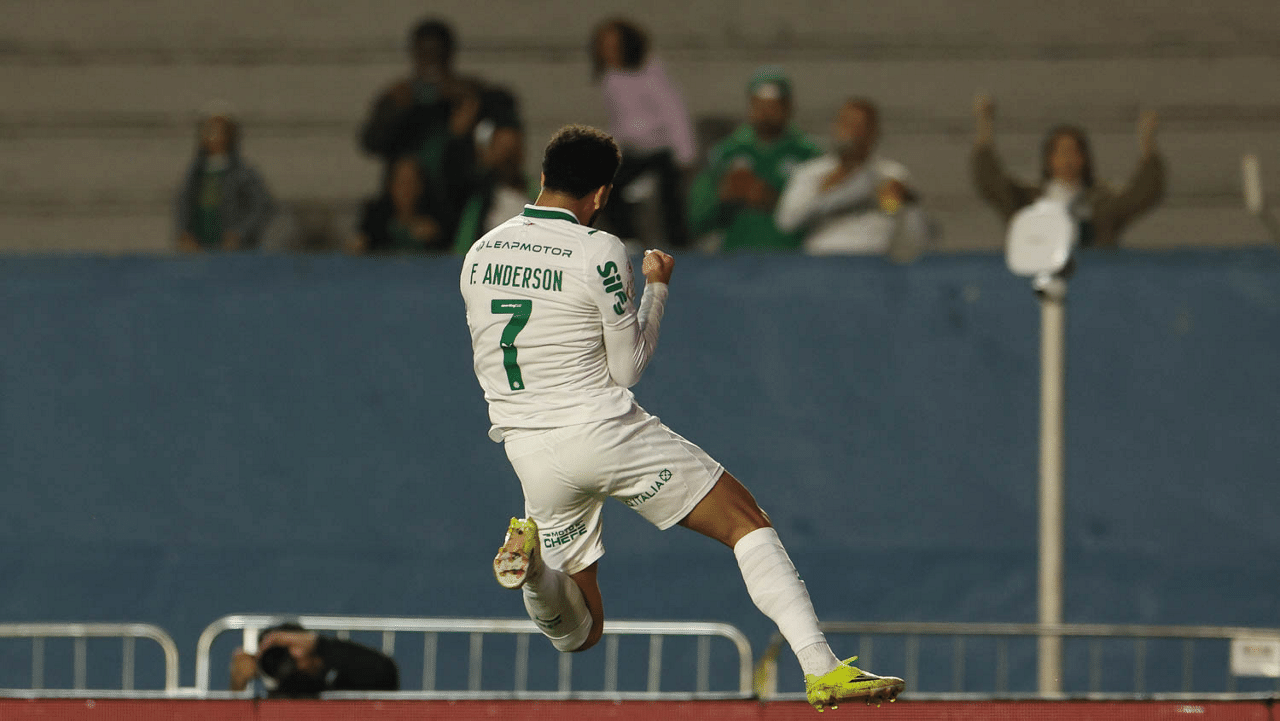 Felipe Anderson comemora gol marcado contra o Jacuipense pela Copa do Brasil - undefined