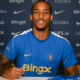 Jo&atilde;o Pedro assina contrato at&eacute; 2034 com Chelsea e assume a camisa 9