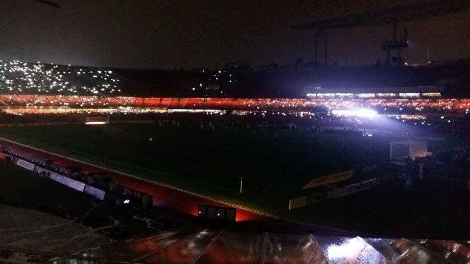 Estádio do Morumbi ficou sem luz no início da partida entre São Paulo e Santos pela Copa do Brasil - Guilherme Palenzuela/UOL Esporte