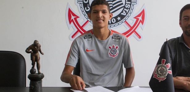 Atacante Matheus assinou contrato com o Corinthians - Daniel Augusto Jr./ Agência Corinthians