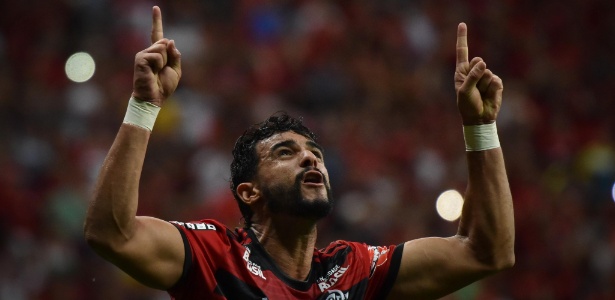 Henrique Dourado comemora após marcar pelo Flamengo sobre o Fluminense - Andre Borges/AGIF