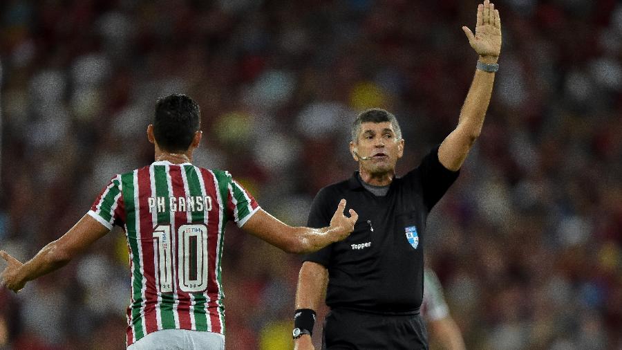 Ganso foi expulso contra o Flamengo e poderá perder a final do Carioca  - 