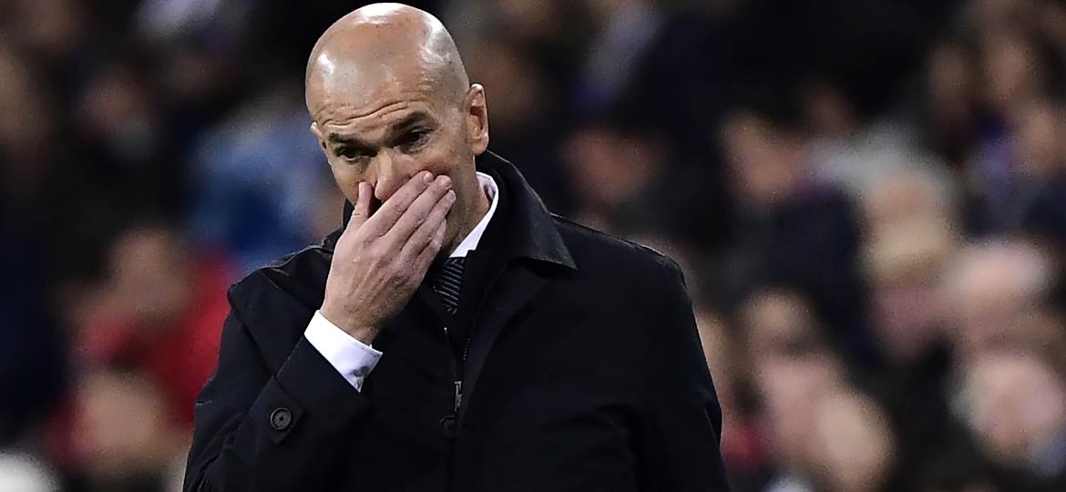 Zidane, técnico do Real Madrid, em partida contra o Huesca - Javier Soriano/AFP