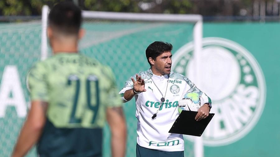 Abel Ferreira durante treino do Palmeiras, na Academia de Futebol - Cesar Greco