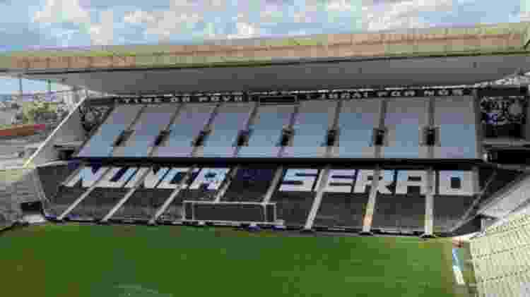 Mosaico da Gaviões da Fiel no estádio do Corinthians antes do clássico com o Palmeiras - Reprodução/Internet - Reprodução/Internet
