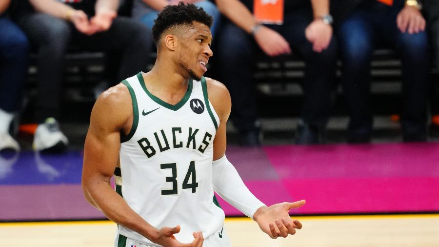 Giannis Antetokounmpo, do Milwaukee Bucks, reage durante jogo contra o Phoenix Suns na final da NBA - Mark J. Rebilas/USA TODAY Sports