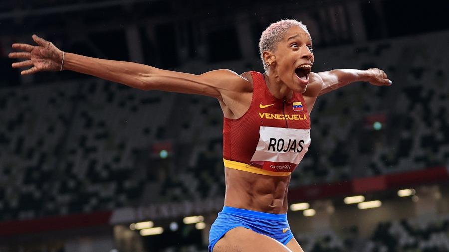 Yulimar Rojas celebra após conquistar a medalha de ouro nos Jogos Olímpicos de Tóquio - Hannah Mckay/Reuters