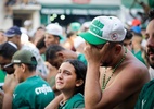 O choro da torcida do Palmeiras após a derrota para o Chelsea do Mundial - Marcelo Justo/UOL