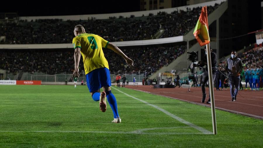 Richarlison comemora gol da seleção brasileira contra a Bolívia pelas Eliminatórias Sul-Americanas - Lucas Figueiredo/CBF
