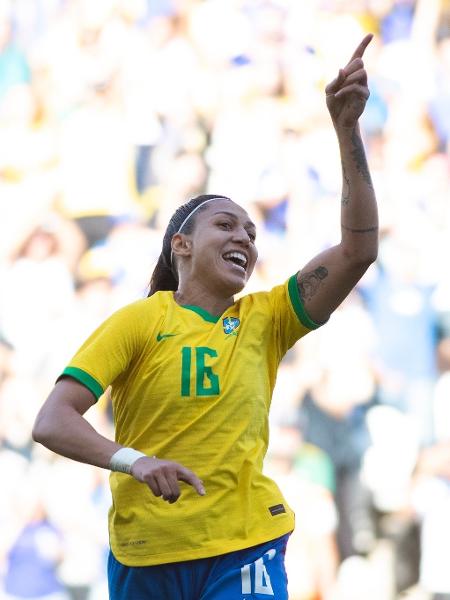 Partida com 11 gols marca estreia dos jogos femininos do