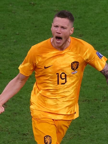 Weghorst celebra gol da Holanda sobre a Argentina: sem camisa de Messi - Paul Childs/Reuters
