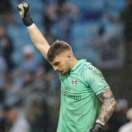 Gabriel Grando, goleiro do Grêmio, durante jogo contra o Bahia