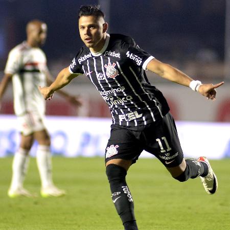 Romero celebra gol em São Paulo x Corinthians, duelo do Campeonato Brasileiro