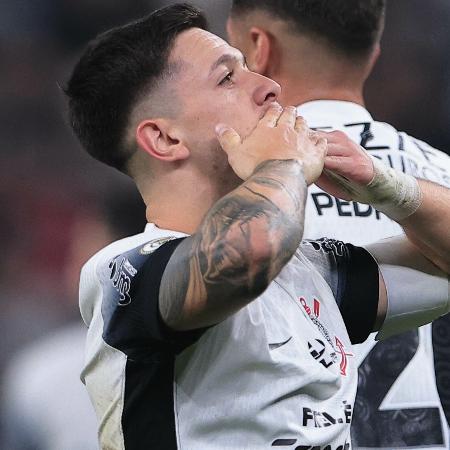 Rodrigo Garro comemora gol marcado pelo Corinthians contra o Grêmio, pelo Brasileirão