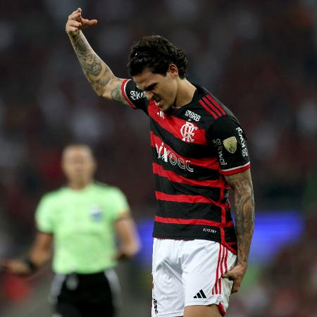 Pedro se machucou durante arrancada em Flamengo x Bolívar, duelo da Libertadores