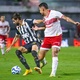 Em novo vexame santista, Neymar não atrapalha, mas também não resolve