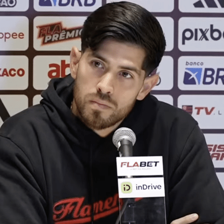 O goleiro Rossi em entrevista coletiva O goleiro Rossi em entrevista coletiva