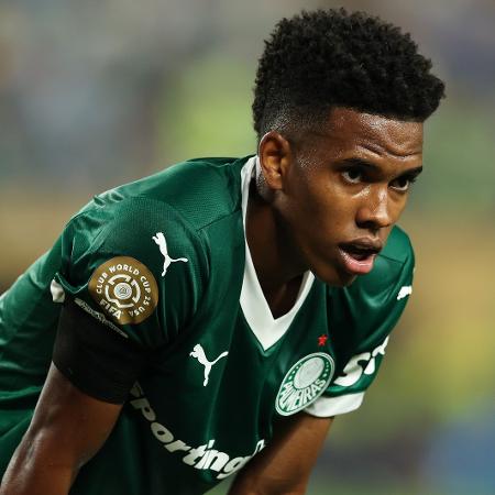 Estêvão se lamenta durante Palmeiras x Chelsea, duelo do Mundial Estêvão se lamenta durante Palmeiras x Chelsea, duelo do Mundial